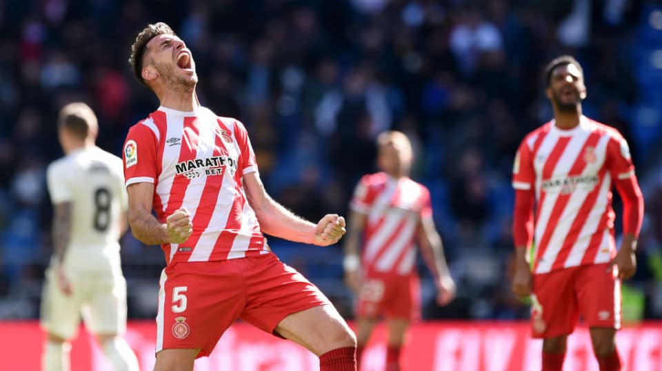 O Girona viveu uma tarde gloriosa no Bernab&eacute;u e, ap&oacute;s 10 rodadas sem vencer, derrotou justo o Real