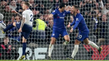 Com gol de Pedro e erro do Tottenham, Chelsea vence e ameniza a crise