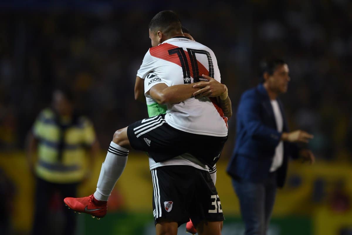 Quintero est&aacute; imposs&iacute;vel e anotou mais um gola&ccedil;o esp&iacute;rita pelo River Plate