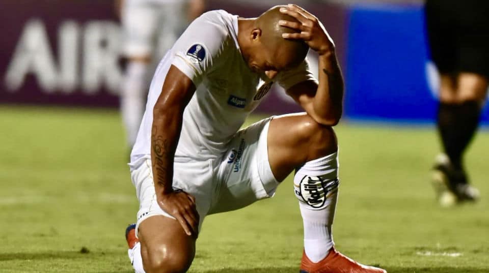 O Santos insistiu, mas a decep&ccedil;&atilde;o na Sul-Americana se consumou com requintes de crueldade