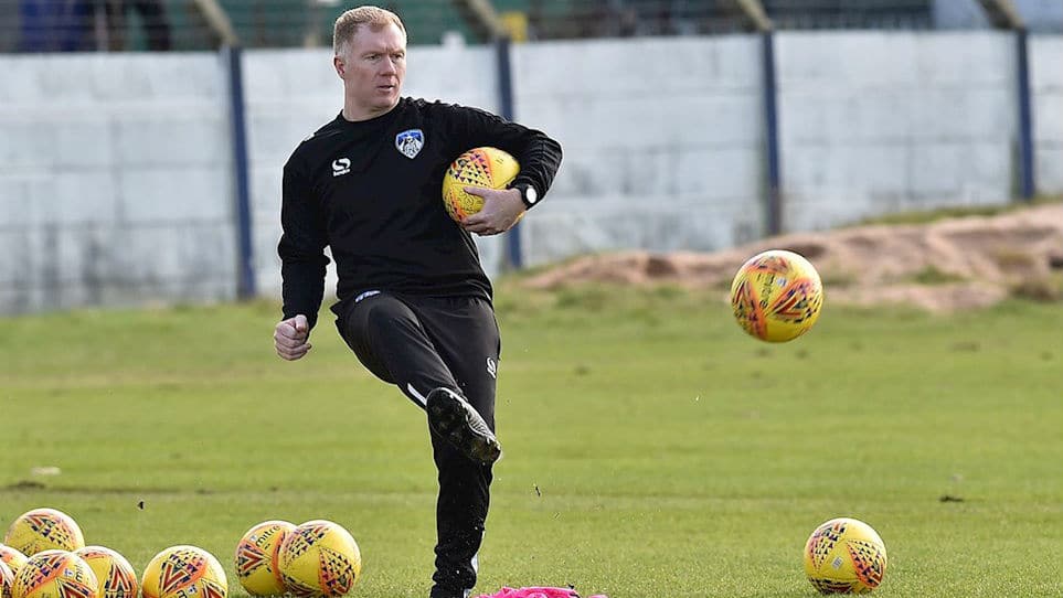 Scholes acerta com o Oldham e &eacute; mais um ex-jogador da sua gera&ccedil;&atilde;o a se aventurar como t&eacute;cnico