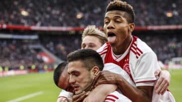 Ajax vence o PSV por 3 a 1 e coloca fogo na briga pelo título da Eredivisie