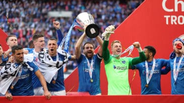 Na final dos antigos campeões ingleses, Portsmouth derrota Sunderland nos pênaltis e conquista a EFL Trophy