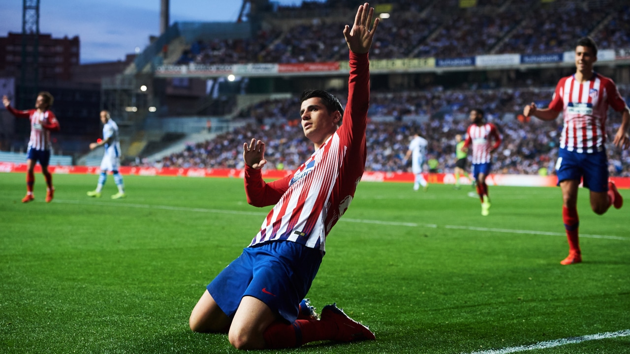 Dois gols de cabe&ccedil;a de Morata contra a Real Sociedad mant&eacute;m o Atl&eacute;tico de Madrid vivo no Espanhol