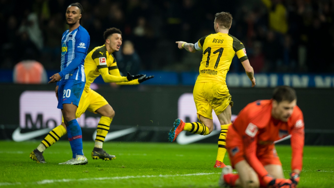Dortmund arranca virada card&iacute;aca contra Hertha para manter disputa acirrada por lideran&ccedil;a da Bundesliga