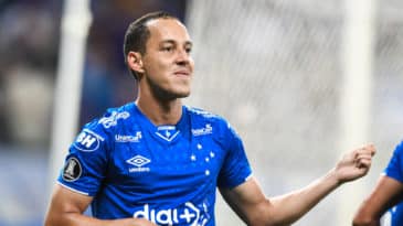 No seu aniversário de 31 anos, Rodriguinho é novamente destaque em vitória do Cruzeiro sobre Deportivo Lara