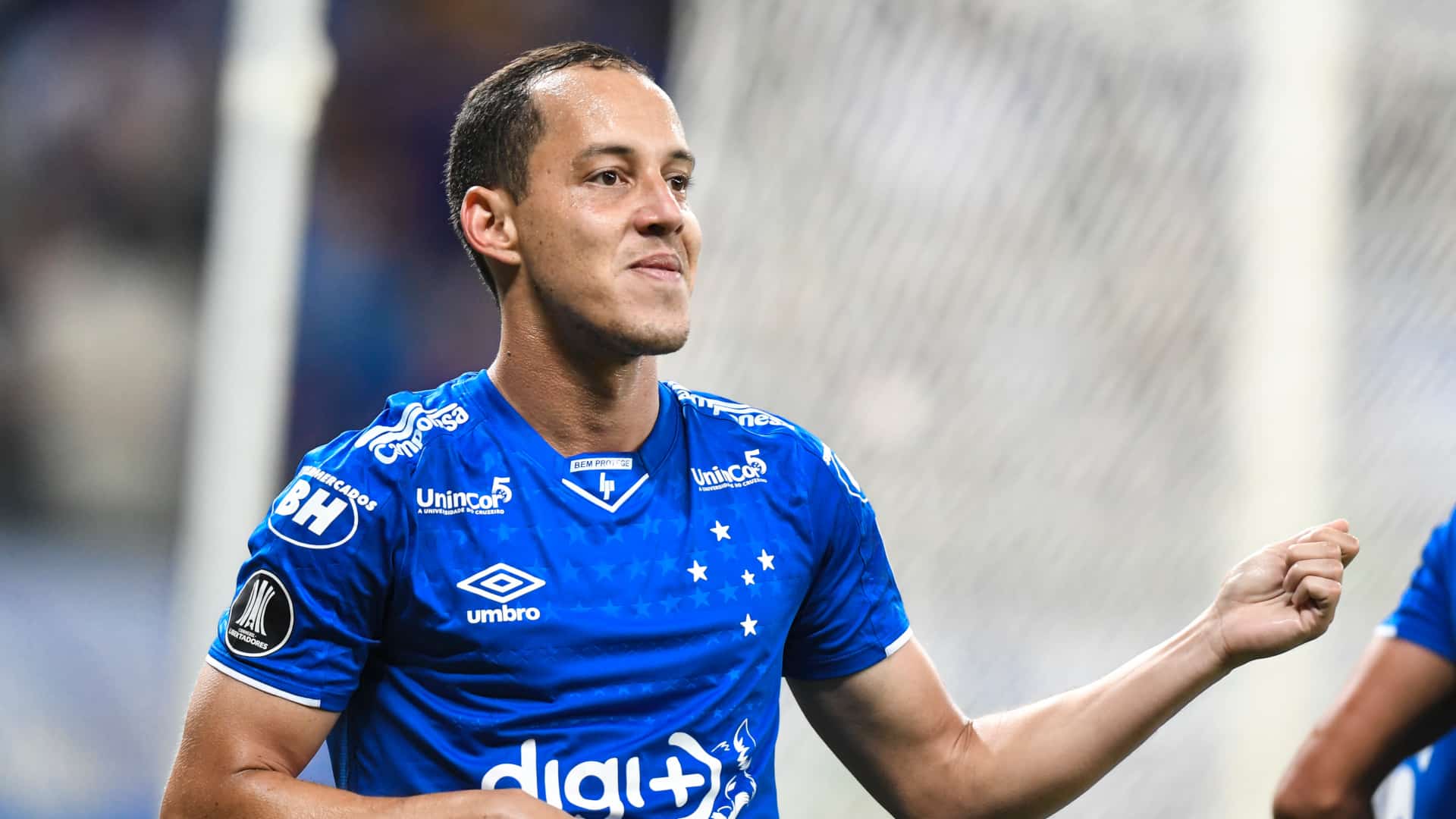 No seu anivers&aacute;rio de 31 anos, Rodriguinho &eacute; novamente destaque em vit&oacute;ria do Cruzeiro sobre Deportivo Lara