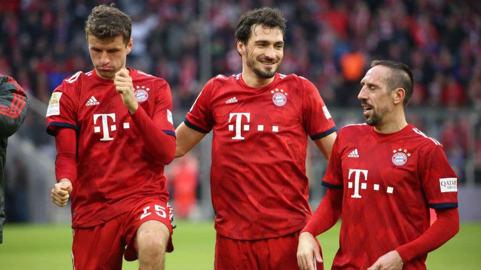 O retorno do rei: Bayern goleia por 6&times;0 e toma a lideran&ccedil;a da Bundesliga gra&ccedil;as ao saldo de gols