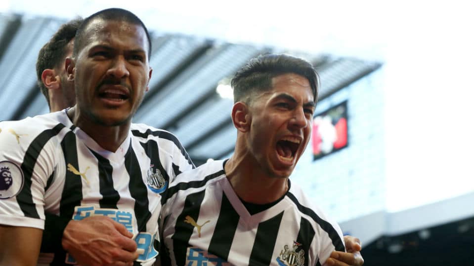 Em franca ascens&atilde;o, o Newcastle buscou uma das viradas mais eletrizantes da temporada pra cima do Everton