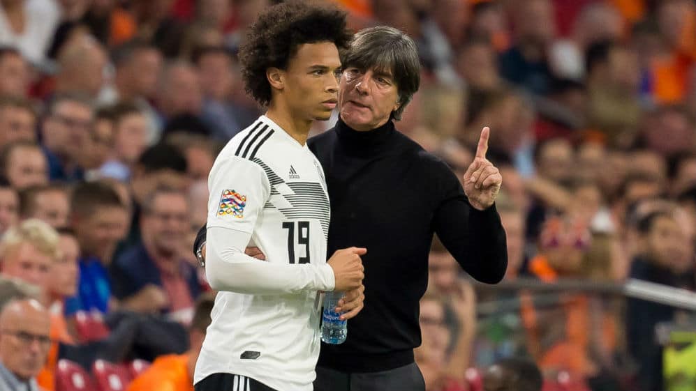 Depois de deix&aacute;-lo fora da Copa, L&ouml;w elogia desenvolvimento de San&eacute;: &ldquo;Deu passo &agrave; frente&rdquo;