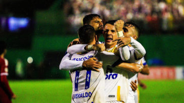 Chape contou primeiro pênalti marcado pelo VAR no Brasileirão e Everaldo para vencer Inter