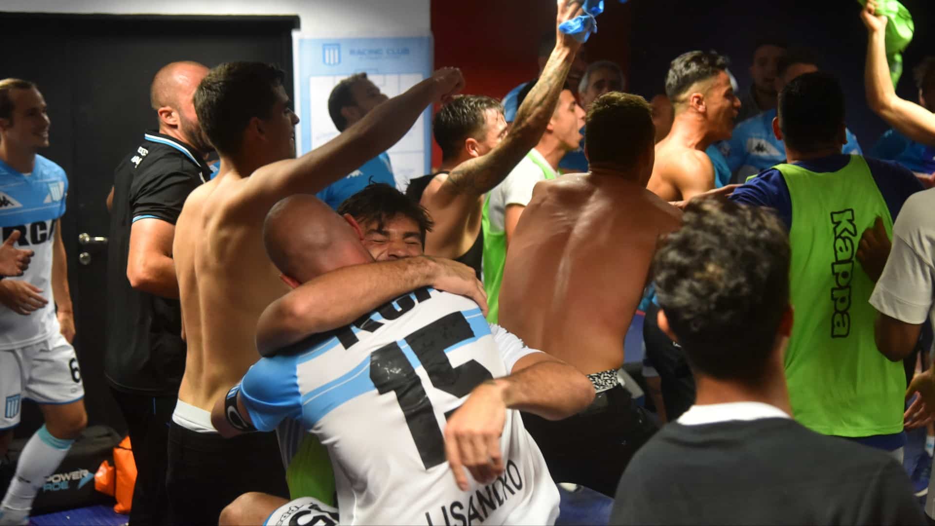 Racing conquista 18&ordm; t&iacute;tulo argentino com jogo ofensivo e &iacute;dolo como destaque, Lisandro L&oacute;pez