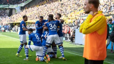 Schalke enterra mais um pouco o sonho do Dortmund de levar a Bundesliga com vitória fora de casa