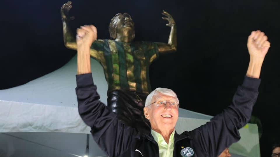 Dirceu Kr&uuml;ger viveu duas vezes pelo Coritiba. E viver&aacute; para sempre