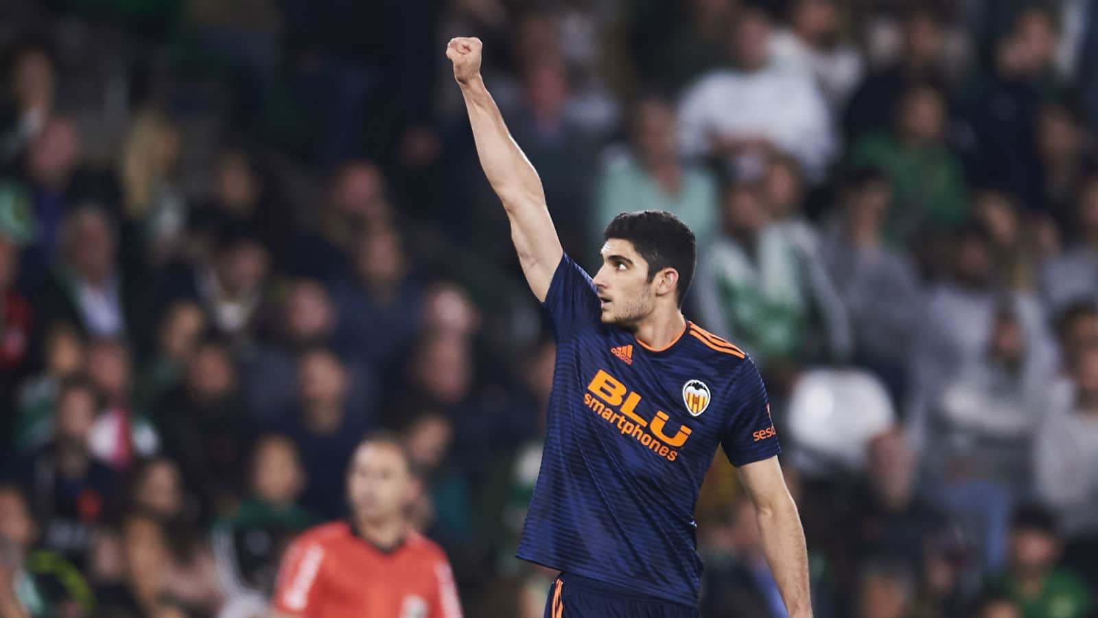 O Valencia entra de vez na luta pelo G-4 tamb&eacute;m porque Gon&ccedil;alo Guedes voltou a voar baixo