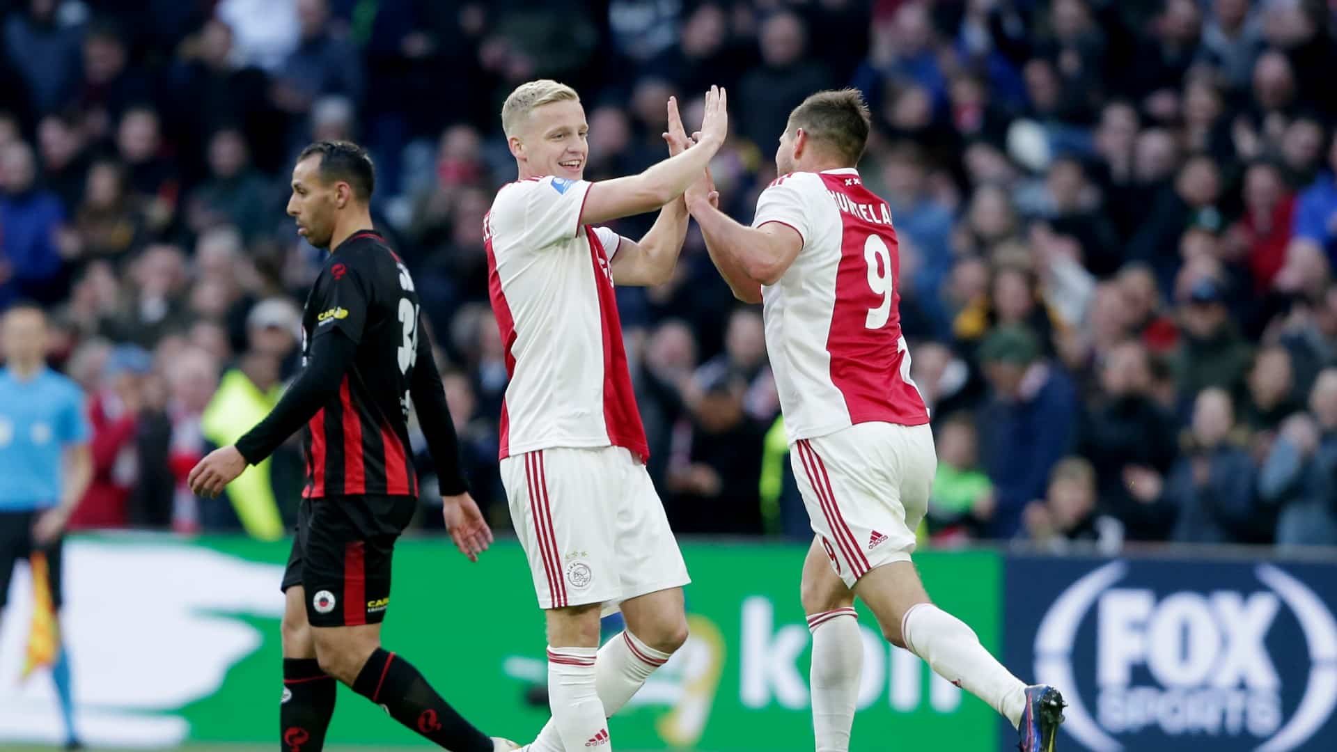 Preocupado com De Jong, Ajax amassa o Excelsior: 6 a 2