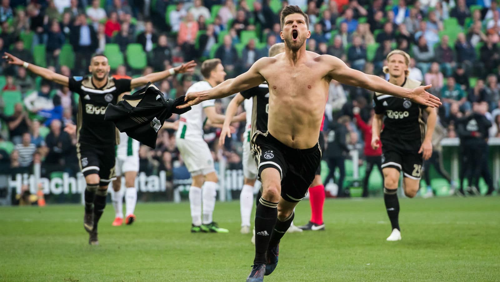 Do gol &agrave; expuls&atilde;o, Huntelaar vive cinco minutos intensos e d&aacute; a vit&oacute;ria ao Ajax contra o Groningen