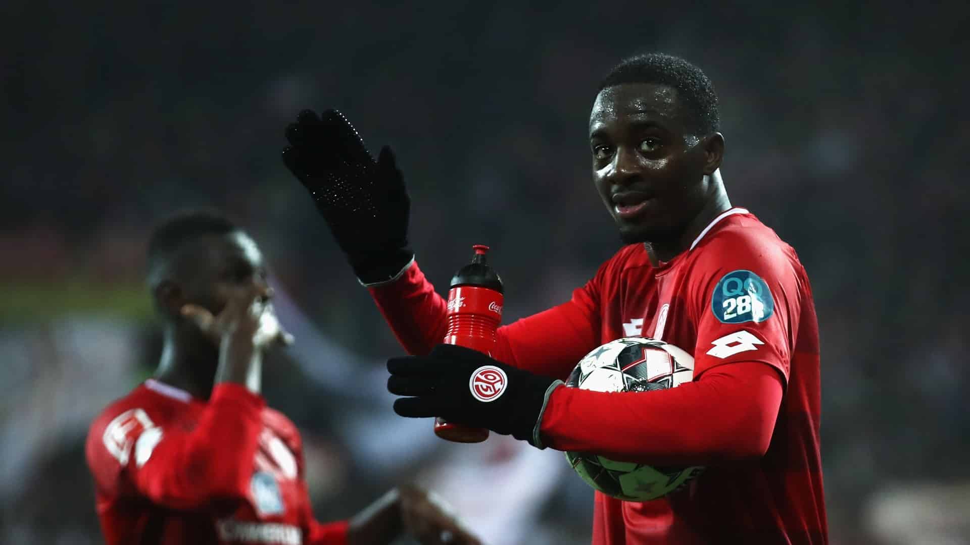 Mainz goleou o Freiburg por 5 a 0, com cinco chutes a gol e 29% de posse de bola