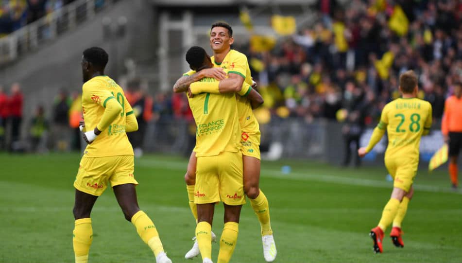 De virada, o Nantes tamb&eacute;m teve o gosto de carimbar a faixa e adiar o t&iacute;tulo do PSG