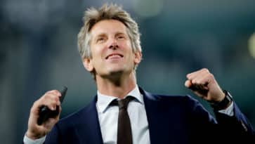 Van der Sar: “Dissemos meses atrás: ‘Se quiserem ser lendas do Ajax, precisam ganhar algo grande’. Isso fez milagre”