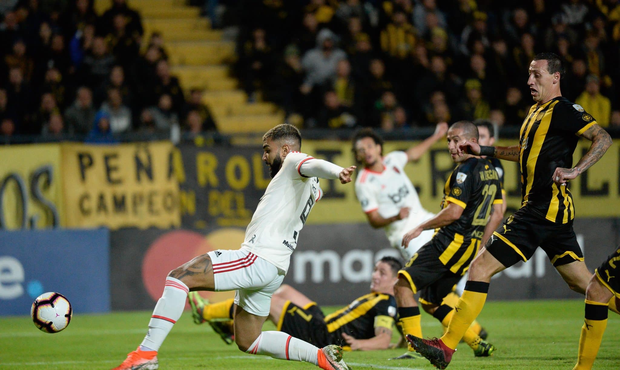 O roteiro tr&aacute;gico foi mais imagina&ccedil;&atilde;o do que realidade e o Fla respira aliviado, vivo na Libertadores