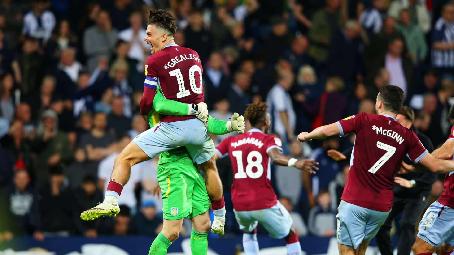 Aston Villa sobrevive a uma longa batalha com o West Brom e segue na briga pelo acesso