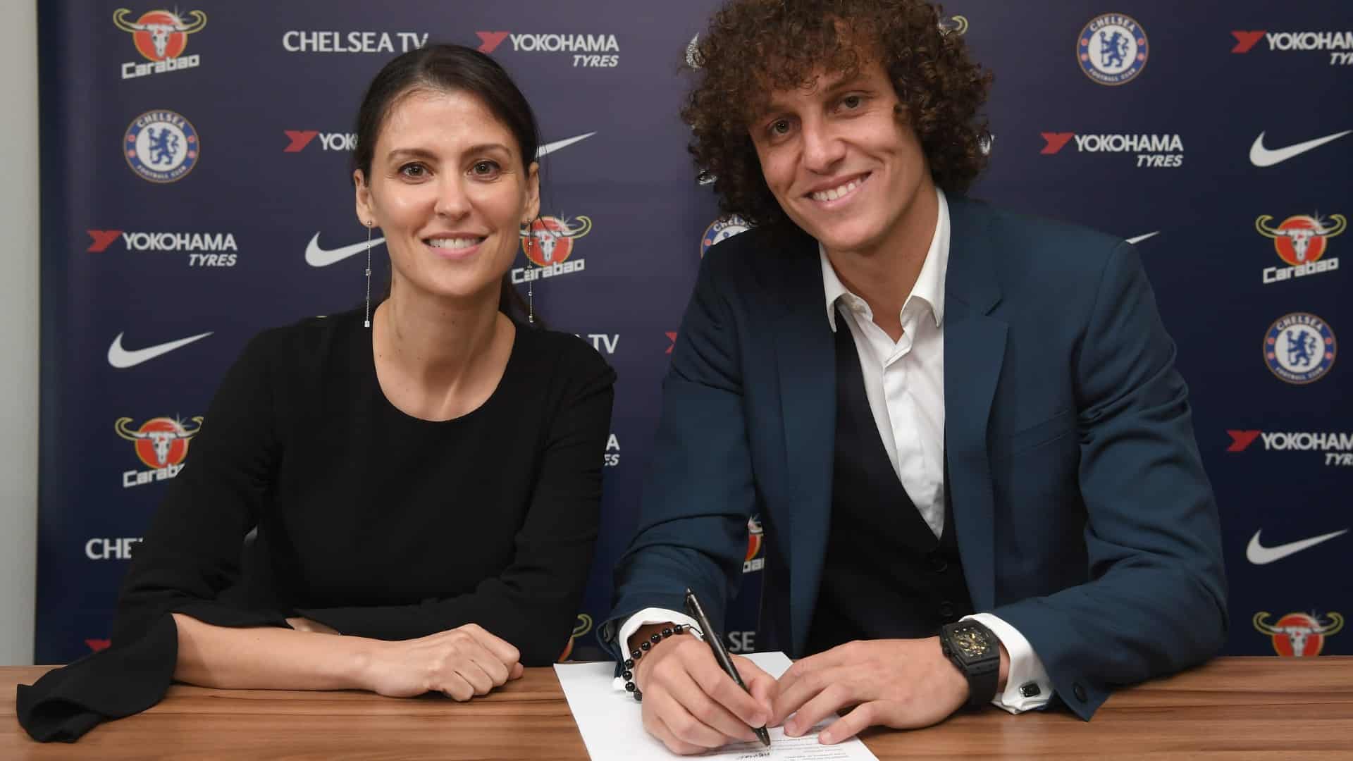 Ressurrei&ccedil;&atilde;o de David Luiz com Sarri &eacute; ratificada com novo contrato at&eacute; 2021