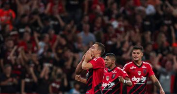 O Athletico foi senhor do jogo contra o River Plate e dá um passo à frente em busca da Recopa