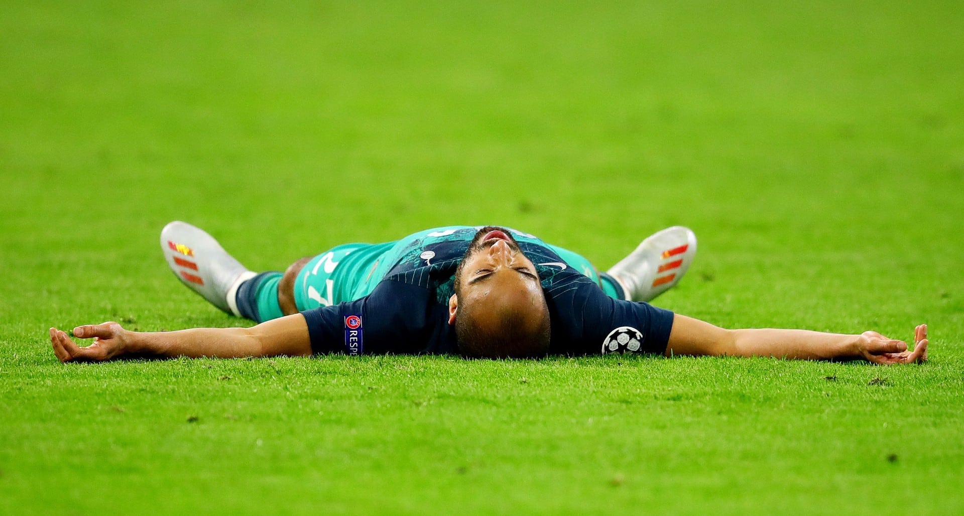 O apito final na Johan Cruyff Arena deixou uma cole&ccedil;&atilde;o de imagens que traduzem o futebol