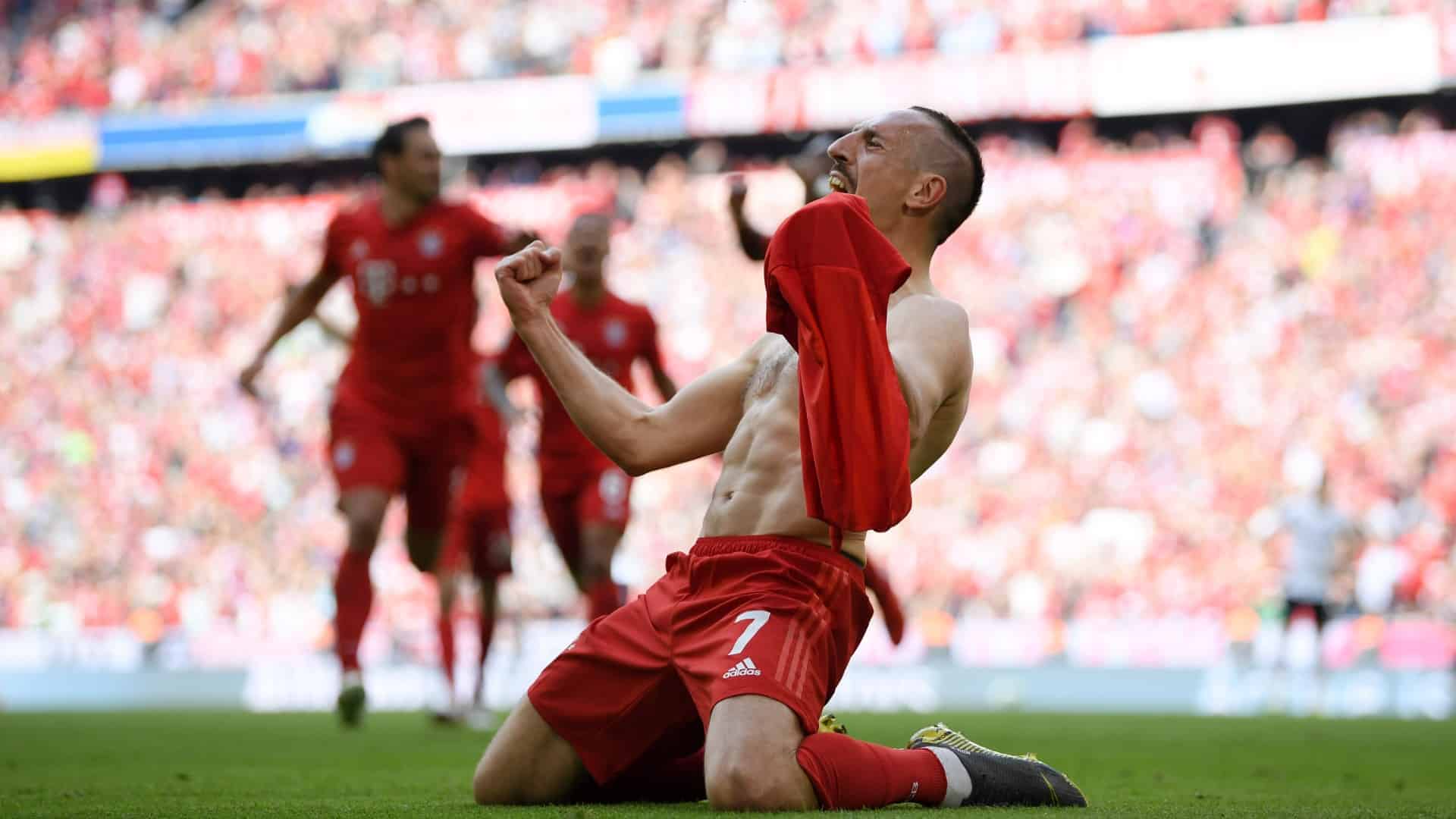 Robben e Rib&eacute;ry se despedem da Allianz Arena em grande estilo: gols e 29&ordf; t&iacute;tulo da Bundesliga para o Bayern