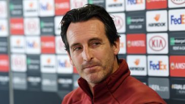 Unai Emery sobre a Premier League: “Não se pode jogar de outra forma: ou é intenso, ou morre”