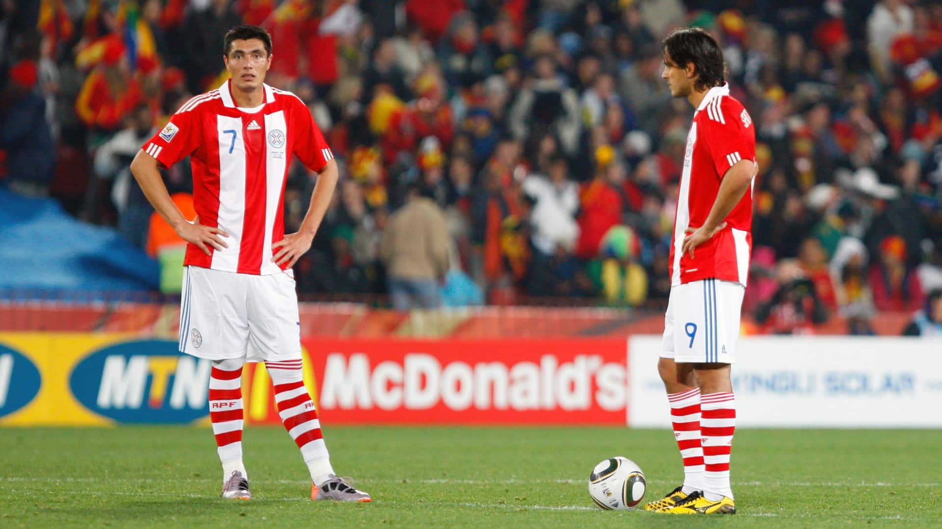 O Paraguai reconhece a &oacute;tima fase de Santa Cruz e Cardozo, pr&eacute;-convocados &agrave; Copa Am&eacute;rica