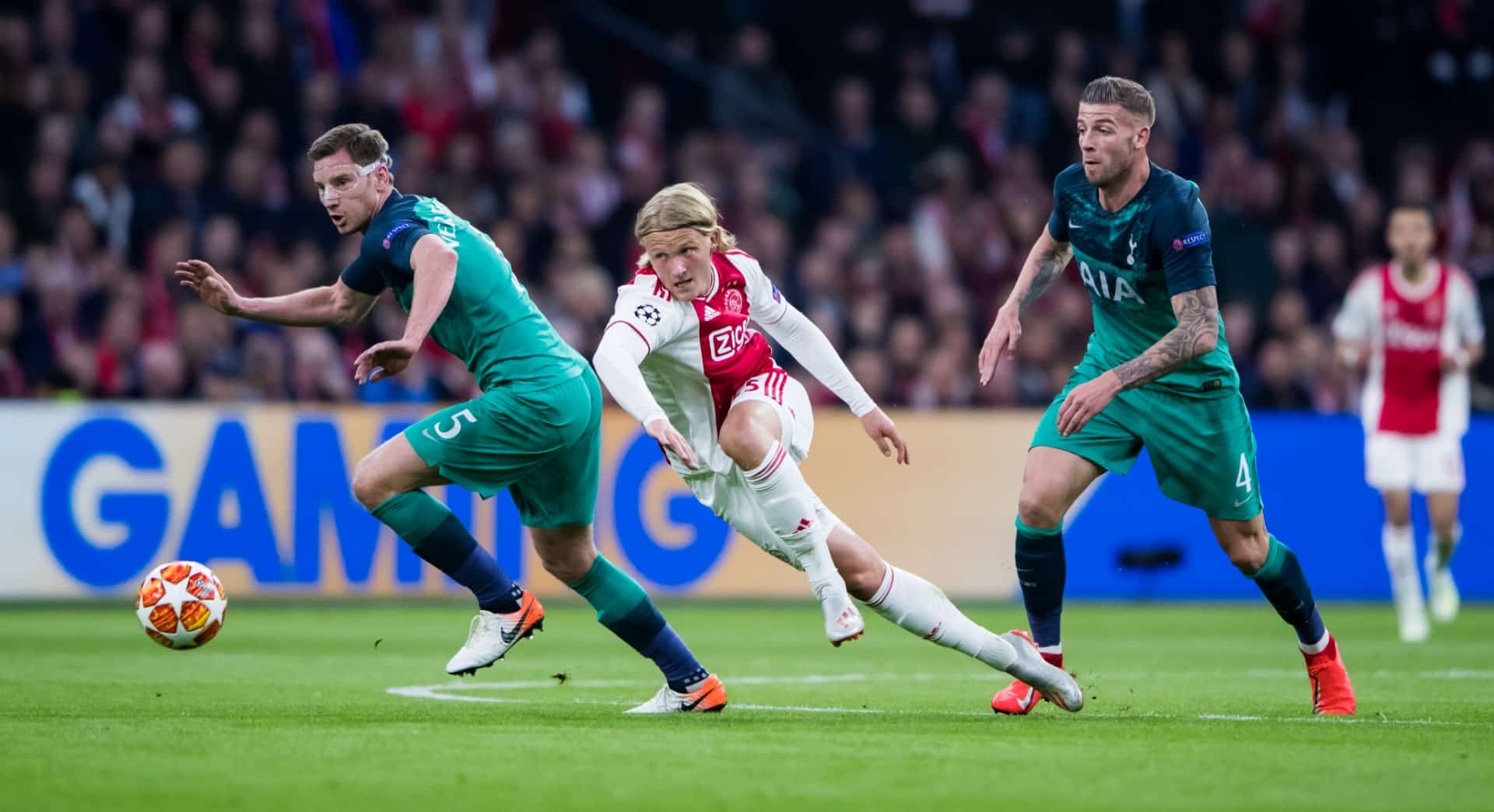 Vertonghen, Alderweireld e Eriksen voltaram a Amsterd&atilde; para contar uma outra hist&oacute;ria sobre a filosofia do Ajax