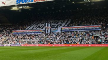 Newcastle dá exemplo e bane por tempo indeterminado autor de ataques racistas contra jogadores do Liverpool