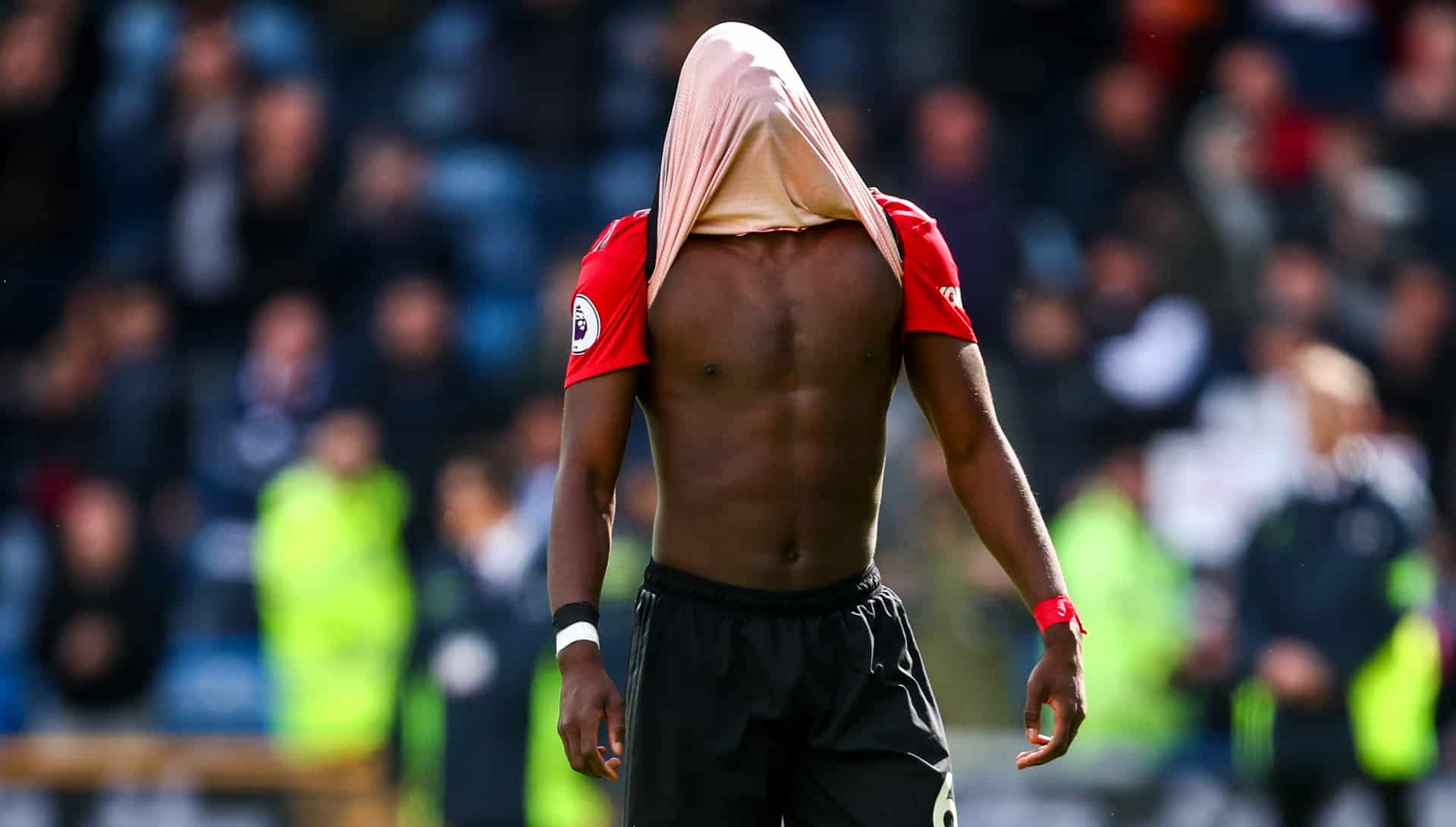 O Huddersfield foi um cruel carrasco &agrave;s esperan&ccedil;as do United, que n&atilde;o tem mais chances de alcan&ccedil;ar o G-4