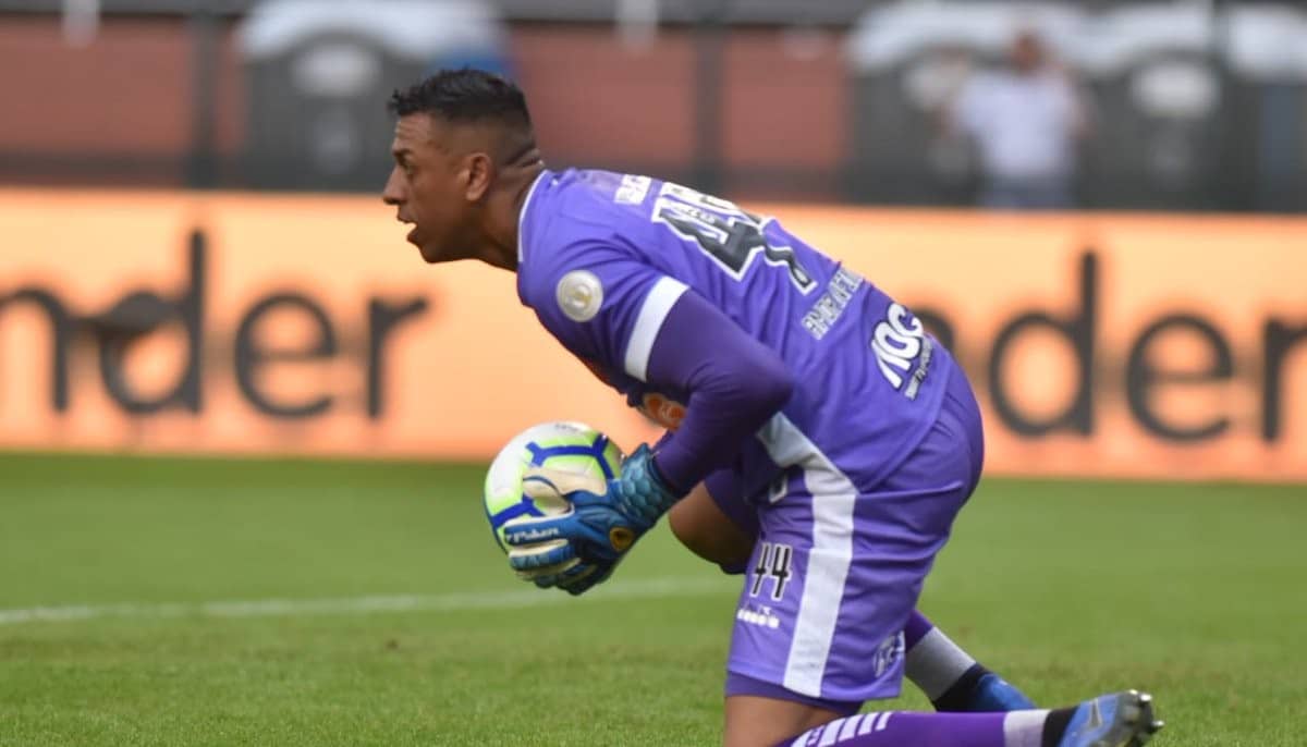A humilhação à qual Sidão foi submetido é revoltante e imbeciliza o futebol