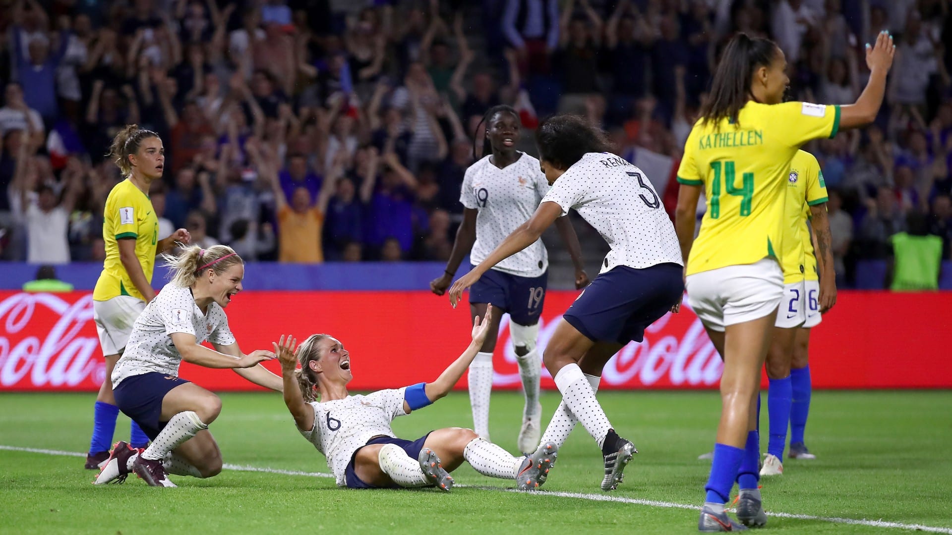 Brasil teve garra, fez jogo de igual para igual, mas caiu diante da força da França na prorrogação