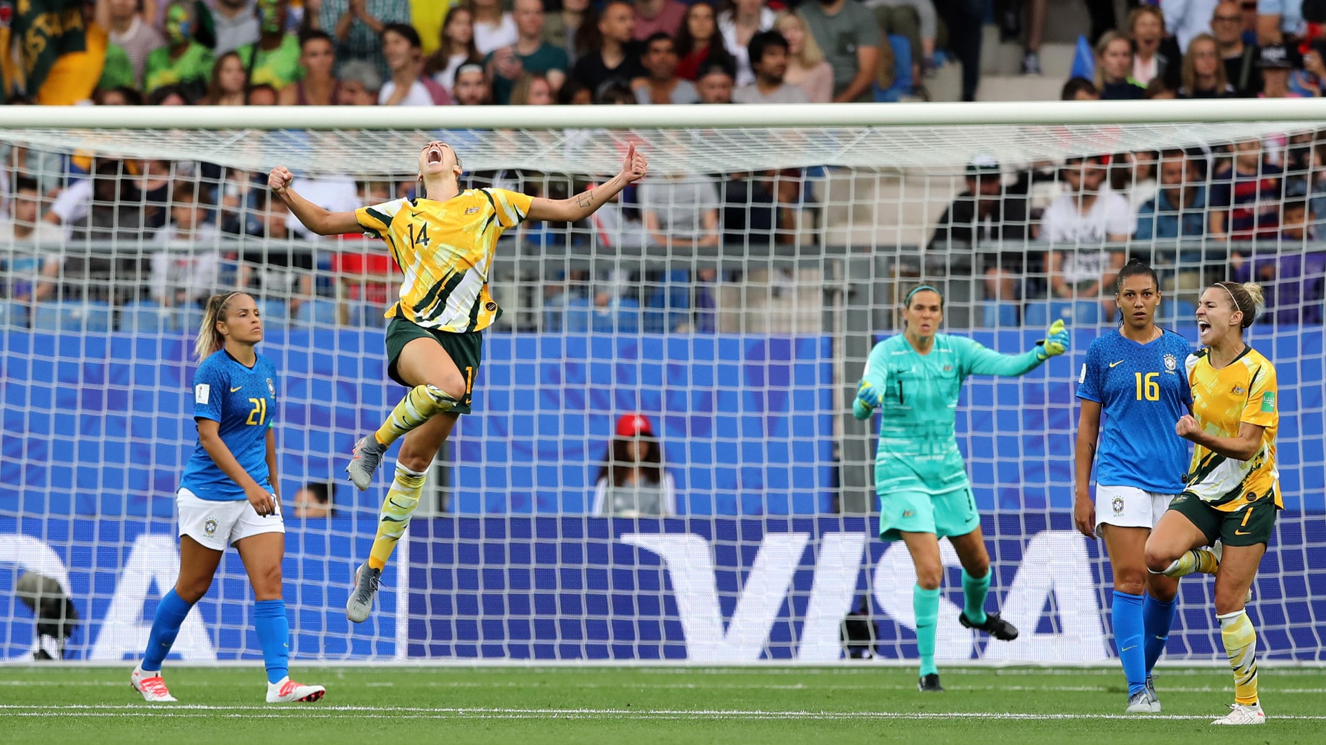 Brasil abre 2 a 0, mas depois da sa&iacute;da das principais jogadoras, toma virada e perde da Austr&aacute;lia