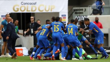 Curaçao em loucura e delírio: golaço no minuto 93 e classificação veio torcendo na arquibancada