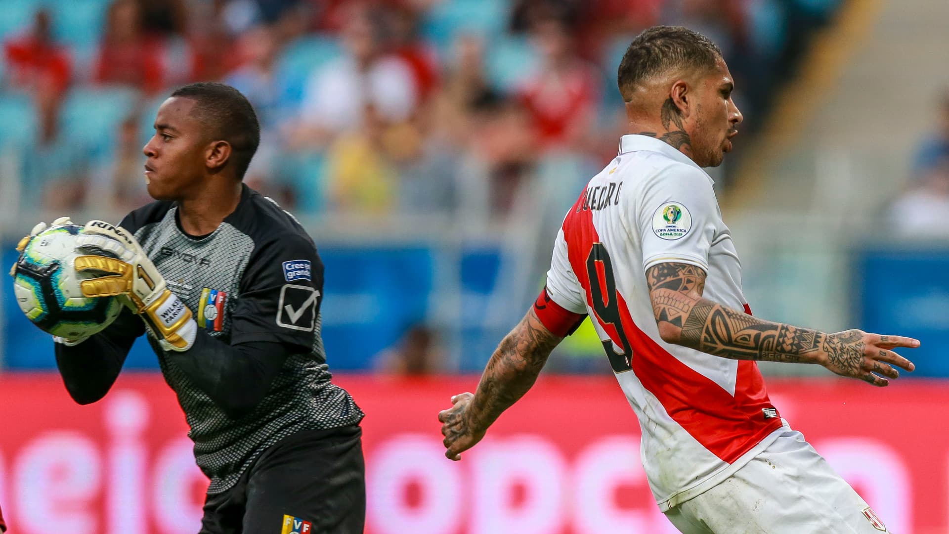 Com um a menos, Venezuela segura empate com Peru com est&aacute;dio vazio em Porto Alegre