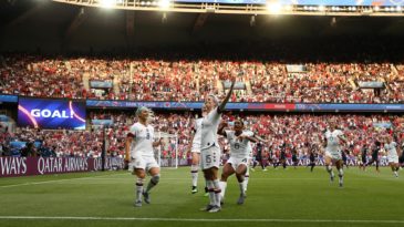 Estados Unidos souberam mudar seu estilo e tiveram Rapinoe decisiva para eliminar a França