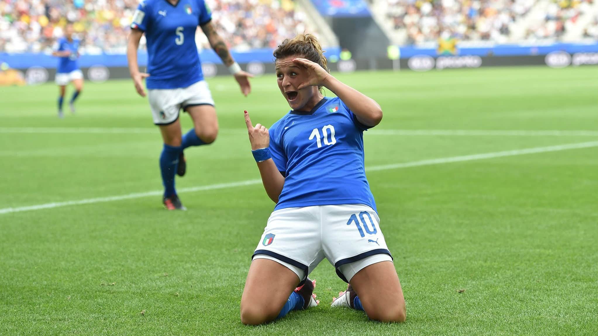 Destaque da It&aacute;lia que enfrenta o Brasil, Girelli quer que campanha na Copa seja exemplo para meninas do pa&iacute;s