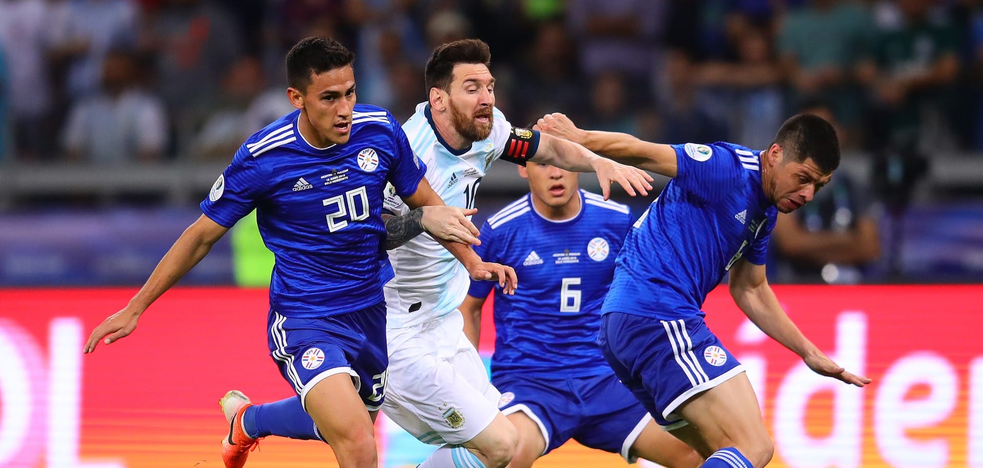 A Argentina flertou com o desastre e o empate contra o Paraguai j&aacute; ficou de bom tamanho