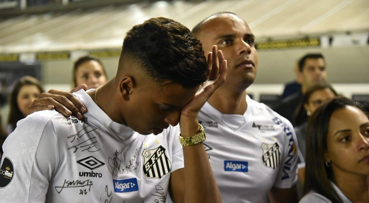 &Eacute; uma pena que a despedida de Rodrygo, repleta de carinho do Santos, tenha sido afetada pela intransig&ecirc;ncia da CBF