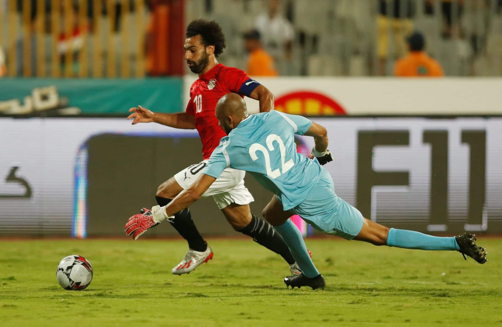 Candidatos a craque da CAN, Salah e Ziyech acabaram com a reputa&ccedil;&atilde;o de seus marcadores em dois lances humilhantes