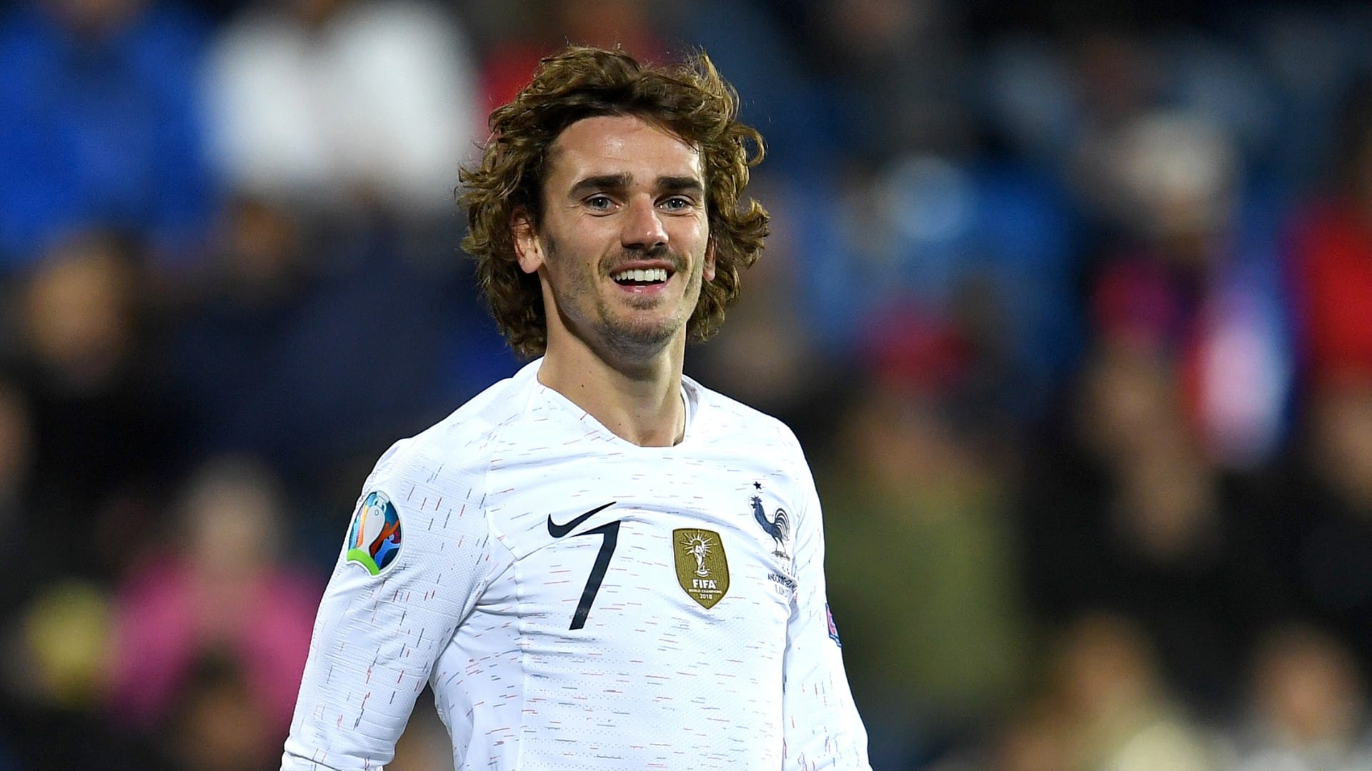 Barcelona paga cláusula de € 120 milhões de Griezmann, mas Atlético reclama de irregularidade