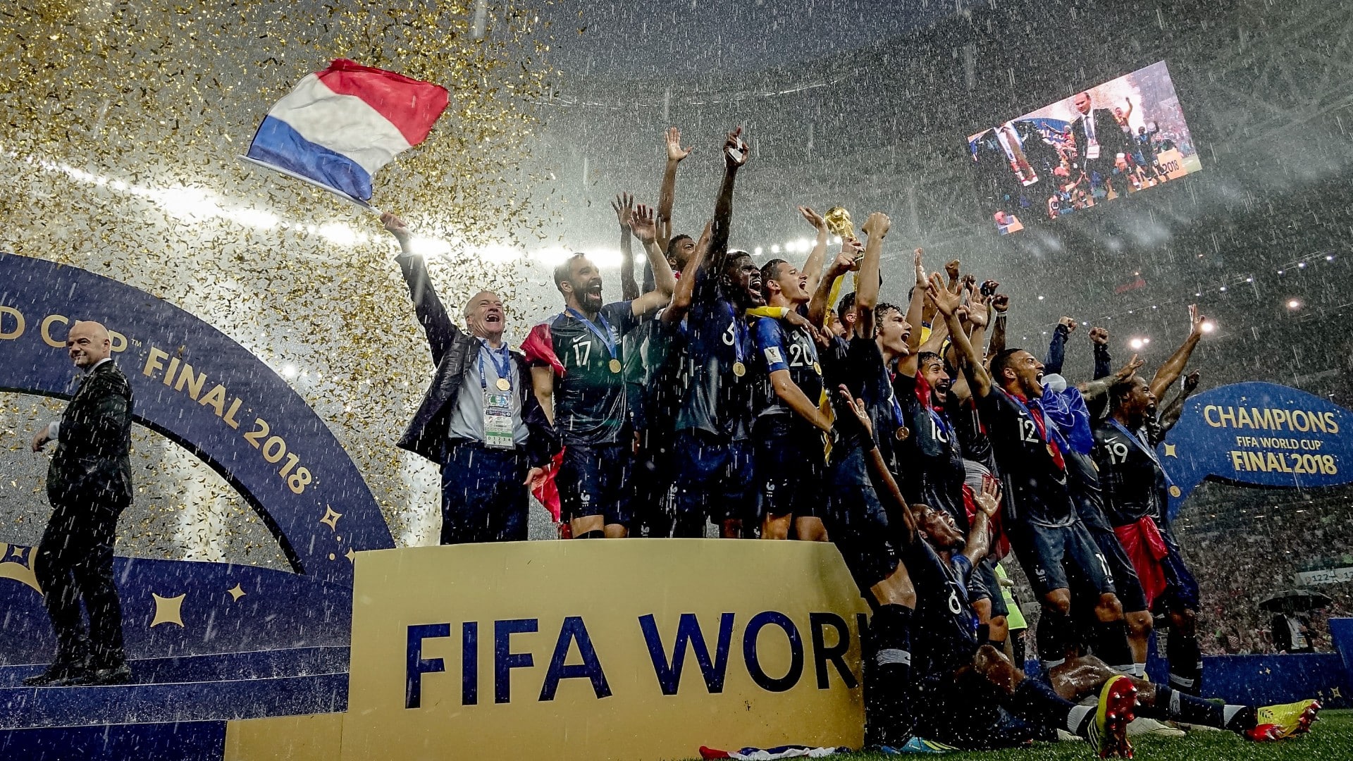 Há um ano, França era pragmática para conquistar Copa e deixava a pergunta: até onde pode ir?