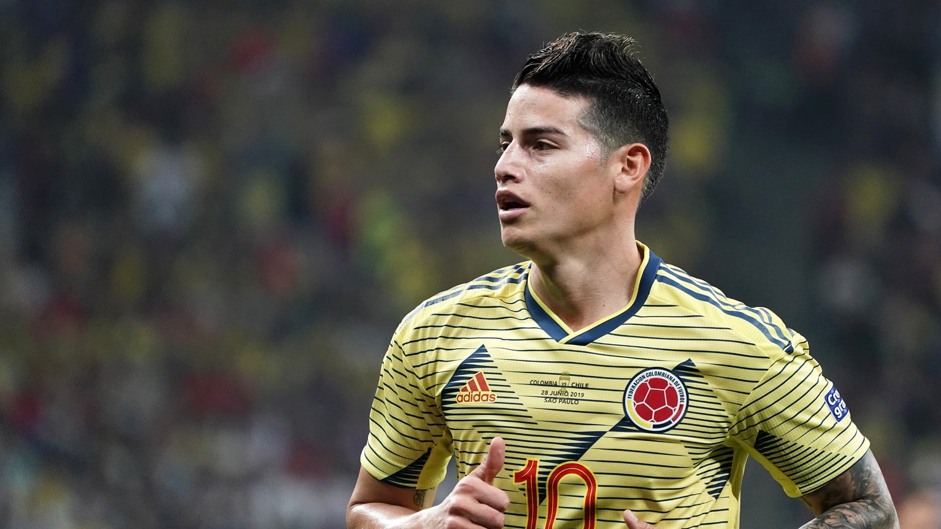 De Laurentiis confirma interesse em James e que Real Madrid tem “expectativas exageradas”