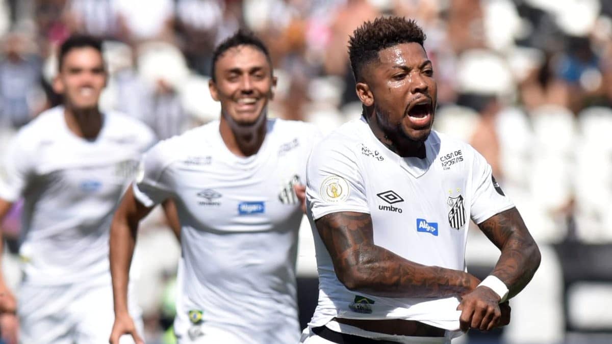 &ldquo;M&iacute;ssil aleat&oacute;rio&rdquo; de Marinho d&aacute; vit&oacute;ria contra Botafogo e faz Santos colar na lideran&ccedil;a