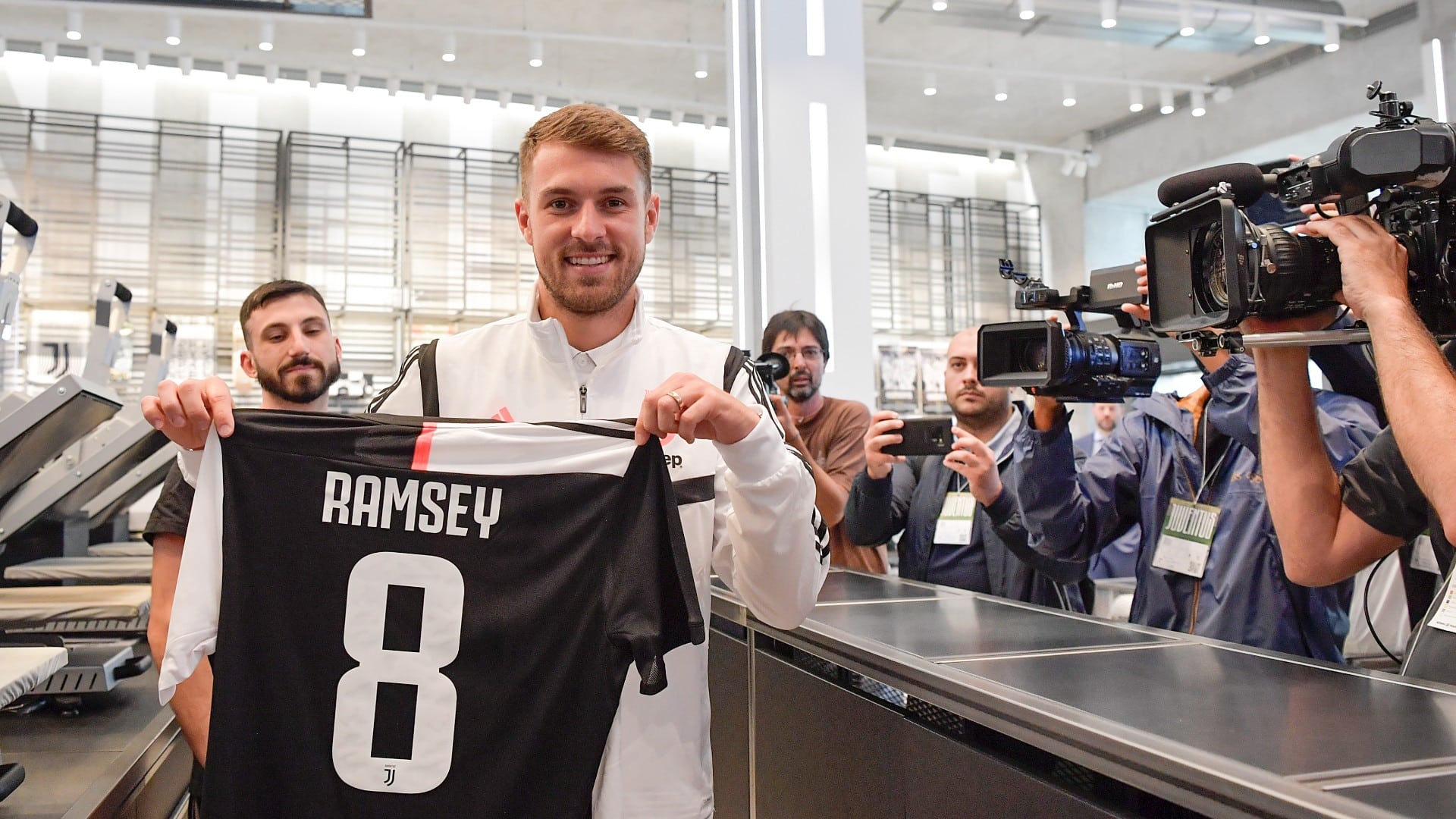 Ramsey: &ldquo;Assim que soube que a Juventus estava interessada, n&atilde;o tive d&uacute;vida&rdquo;
